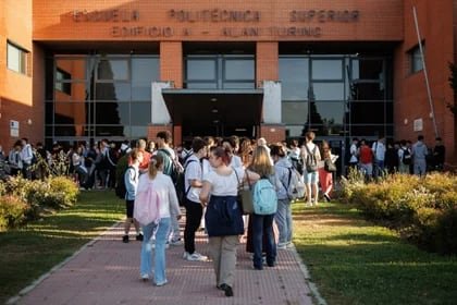 Becas para estudiantes españoles que quieren estudiar en el extranjero