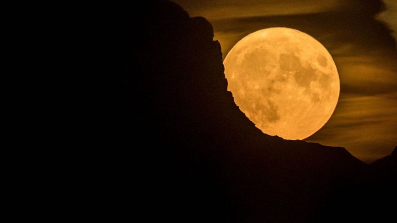 noticiaspuertosantacruz.com.ar - Imagen extraida de: https://adnsur.com.ar/sociedad/hora-y-fecha--cuando-se-podra-ver-la-espectacular-luna-llena-de-esturion-en-el-cielo-argentino_a66c35dd444e268563d3ff64d