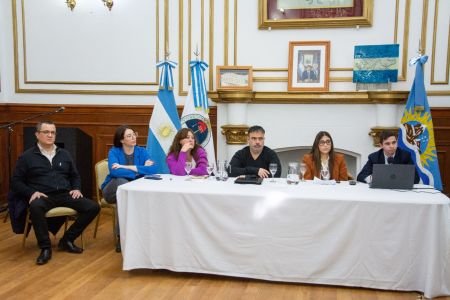 noticiaspuertosantacruz.com.ar - Imagen extraida de: https://noticias.santacruz.gob.ar/gestion/gobierno/item/31105-el-gobierno-brindo-capacitacion-sobre-el-formulario-572-a-los-gremios