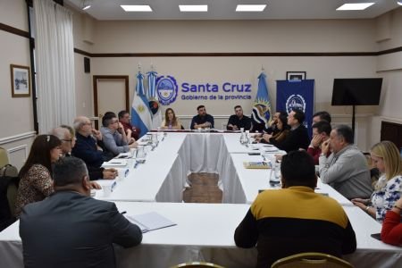 noticiaspuertosantacruz.com.ar - Imagen extraida de: https://noticias.santacruz.gob.ar/gestion/salud-y-ambiente/item/31126-encuentro-de-directores-de-hospitales-profundizaron-los-ejes-y-politicas-de-trabajo-para-las-localidades