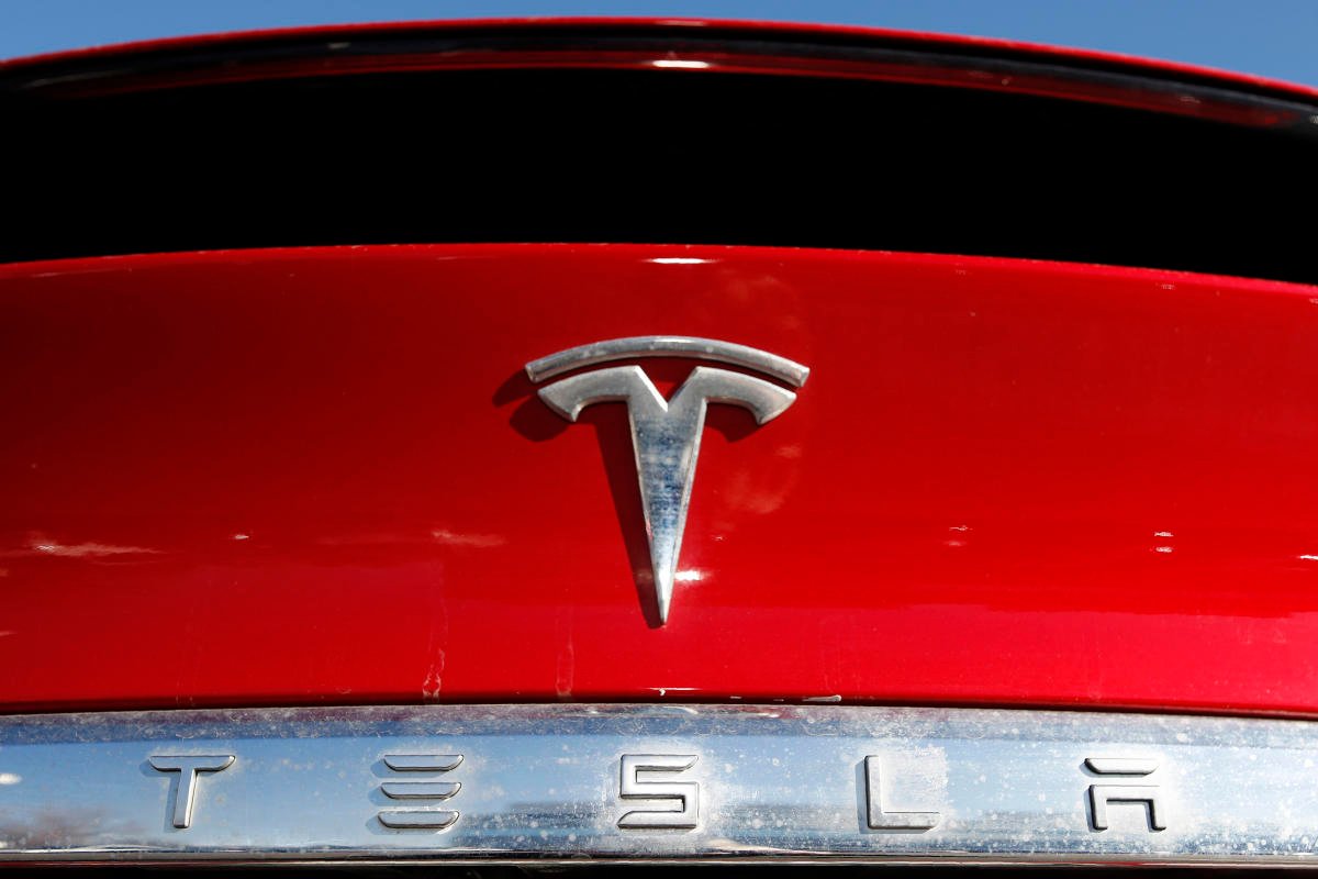 noticiaspuertosantacruz.com.ar - Imagen extraida de: https://finance.yahoo.com/news/tesla-recalling-more-1-6-034632922.html