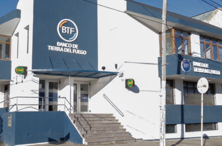 noticiaspuertosantacruz.com.ar - Imagen extraida de: https://elrompehielos.com.ar/banco-de-tierra-del-fuego-acreditacion-del-programa-bienestar-tdf