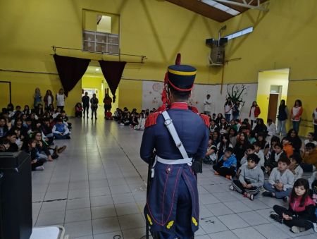 noticiaspuertosantacruz.com.ar - Imagen extraida de: https://noticias.santacruz.gob.ar/gestion/educacion/item/31043-impulsan-una-actividad-educativa-en-conmemoracion-al-general-san-martin