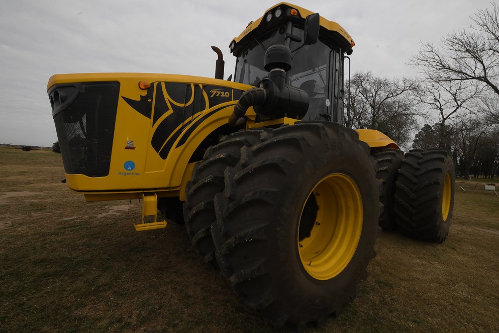 noticiaspuertosantacruz.com.ar - Imagen extraida de: https://news.agrofy.com.ar/noticia/210593/le-pusieron-mas-biodiesel-tractor-300-hp-y-pusieron-trabajar-14-horas-resultados