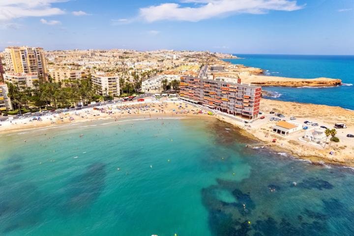 noticiaspuertosantacruz.com.ar - Imagen extraida de: https://www.huffingtonpost.es//sociedad/emerge-ruinas-fallido-polemico-balneario-lodos-laguna-torrevieja.html