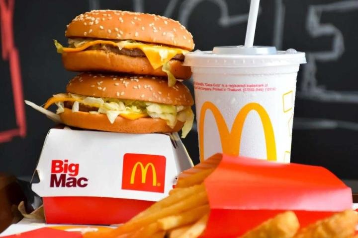 noticiaspuertosantacruz.com.ar - Imagen extraida de: https://www.huffingtonpost.es//virales/una-espanola-queda-piedra-descubrir-cual-precio-mcdonalds-suiza.html