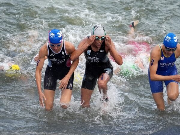 Triatlón en París 2024: polémica por contaminación del Sena