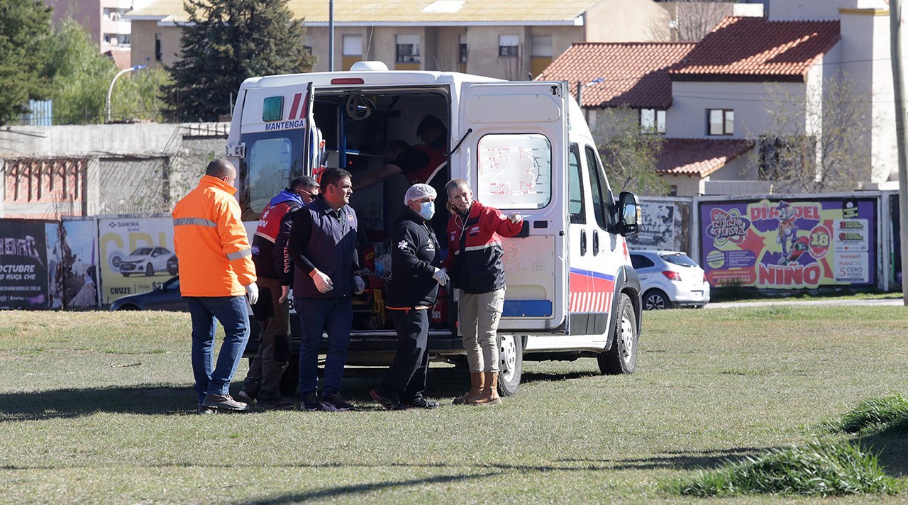 noticiaspuertosantacruz.com.ar - Imagen extraida de: https://adnsur.com.ar/policiales---judiciales/devastador-incendio-en-rincon-de-los-sauces--asi-fue-el-operativo-en-neuquen-para-trasladar-heridos_a66e0a733c4f84e4034ec2d9e