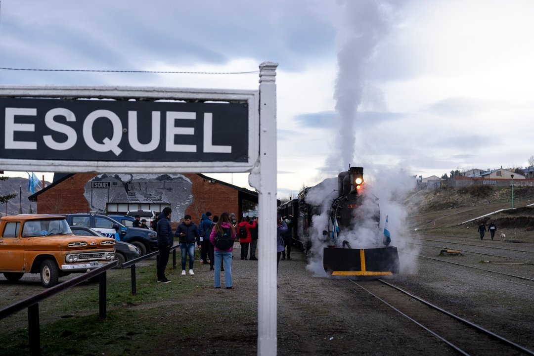 noticiaspuertosantacruz.com.ar - Imagen extraida de: https://adnsur.com.ar/sociedad/la-trochita--un-recorrido-que-despierta-los-ecos-del-siglo-xx_a66d7a150ba4b2bbad765e0c1