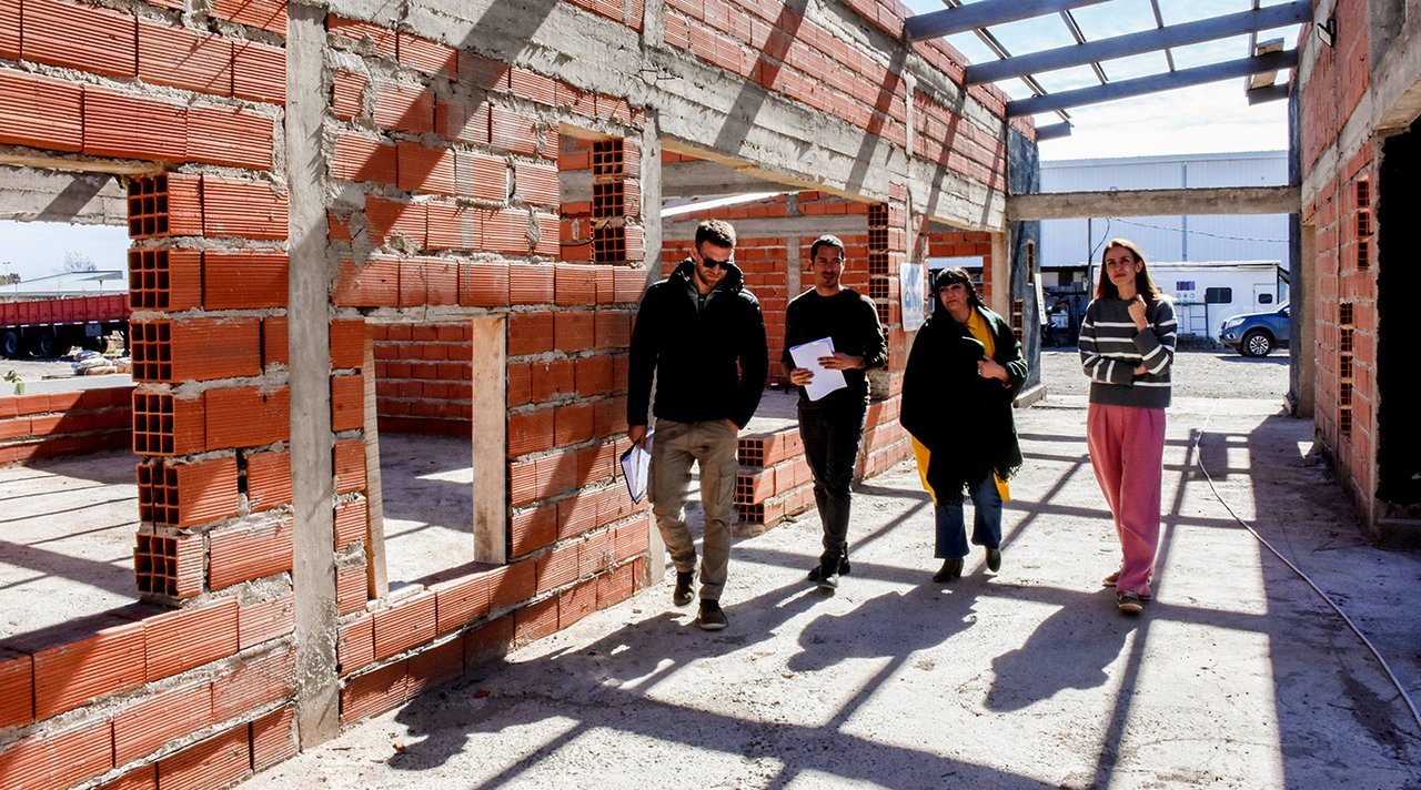 noticiaspuertosantacruz.com.ar - Imagen extraida de: https://adnsur.com.ar/sociedad/avanzan-las-obras-en-escuelas-neuquinas--cuando-terminan_a66d7b164bd1a088f38ca11f6