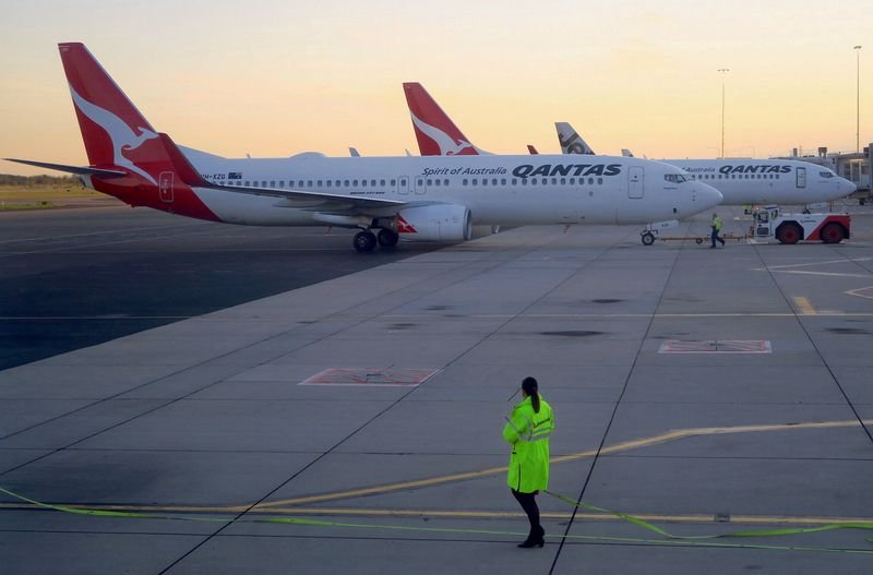 noticiaspuertosantacruz.com.ar - Imagen extraida de: https://finance.yahoo.com/news/australias-qantas-says-rolling-engineer-034205429.html