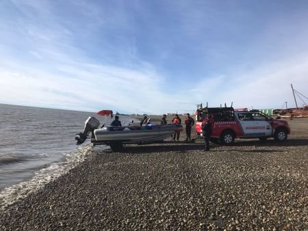 noticiaspuertosantacruz.com.ar - Imagen extraida de: https://noticias.santacruz.gob.ar/gestion/salud-y-ambiente/medio-ambiente/item/31361-el-gobierno-de-santa-cruz-refuerza-el-control-ambiental-tras-incidente-en-punta-loyola