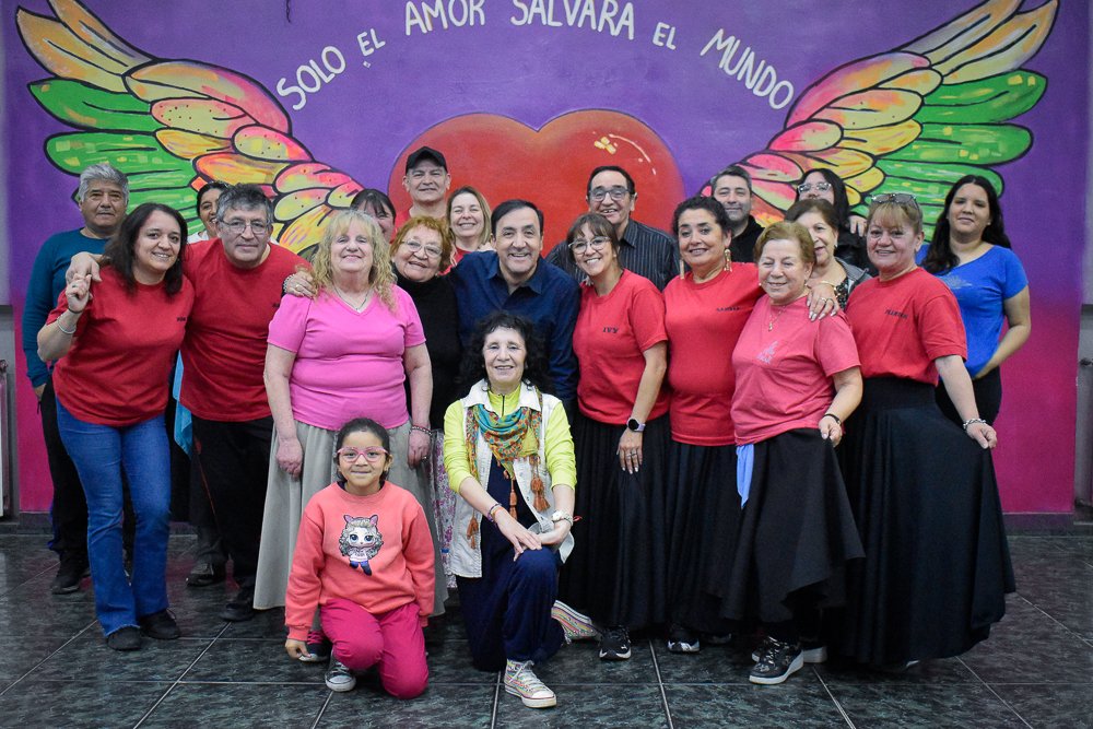 noticiaspuertosantacruz.com.ar - Imagen extraida de: https://www.riogallegos.gob.ar/noticias/municipio-colaborara-en-la-grabacion-de-un-video-musical-del-grupo-de-adultos-mayores-juventud-prolongada/