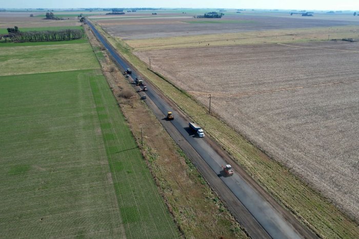 noticiaspuertosantacruz.com.ar - Imagen extraida de: https://elconstructor.com/avanza-la-repavimentacion-de-la-ruta-provincial-31-entre-rojas-y-colon/