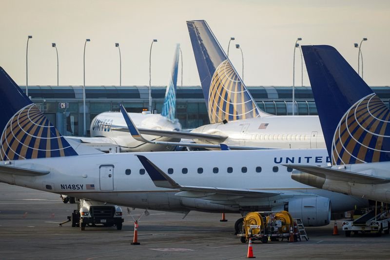 noticiaspuertosantacruz.com.ar - Imagen extraida de: https://finance.yahoo.com/news/united-airlines-taps-elon-musks-122141443.html