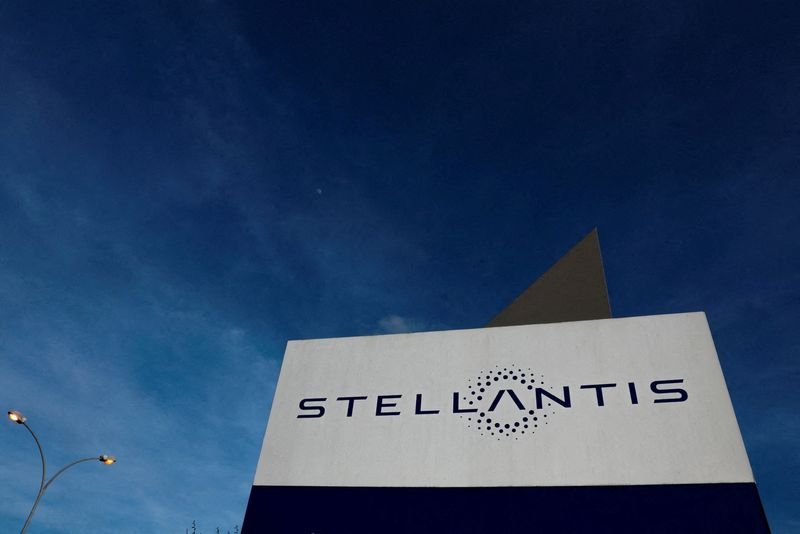 noticiaspuertosantacruz.com.ar - Imagen extraida de: https://finance.yahoo.com/news/stellantis-defends-itself-us-dealers-012529141.html