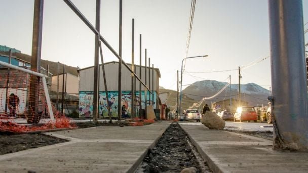 noticiaspuertosantacruz.com.ar - Imagen extraida de: https://www.construar.com.ar/2024/09/ushuaia-busca-reactivar-obras-publicas-que-se-encuentran-paralizadas/