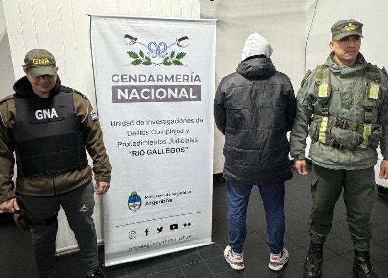 noticiaspuertosantacruz.com.ar - Imagen extraida de: https://www.tiemposur.com.ar/policiales/operativo-santa-rosa-verde-y-blanca-secuestran-8-kilos-de-cocaina-y-35-de-marihuana