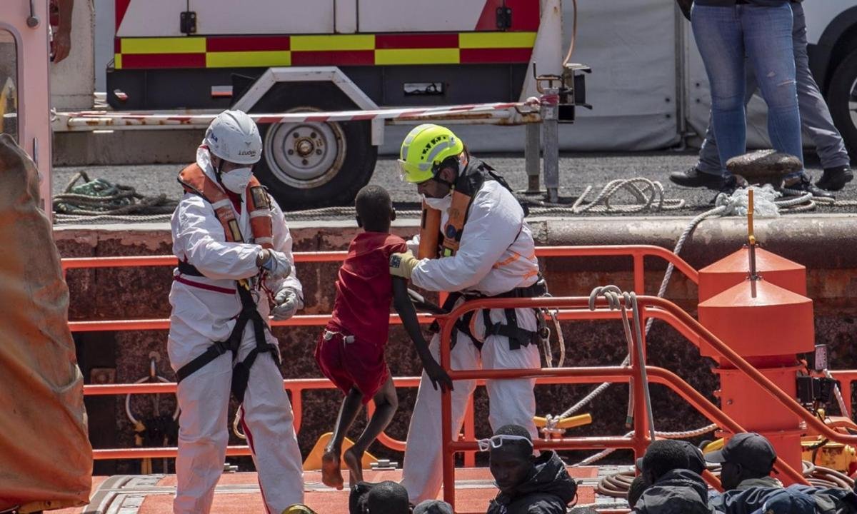 noticiaspuertosantacruz.com.ar - Imagen extraida de: https://www.huffingtonpost.es//politica/la-fiscalia-pide-justicia-canaria-suspension-inmediata-protocolo-menoresbr.html