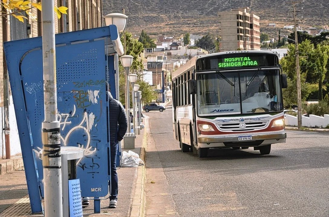 noticiaspuertosantacruz.com.ar - Imagen extraida de: https://adnsur.com.ar/sociedad/como-funcionaran-los-servicios-en-comodoro-durante-los-feriados-de-este-viernes-y-sabado_a67080be41136a00d323ee38a