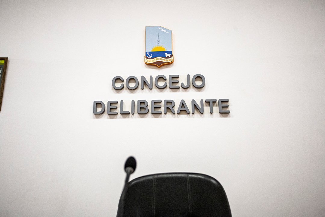 noticiaspuertosantacruz.com.ar - Imagen extraida de: https://adnsur.com.ar/sociedad/concejales-de-comodoro-piden-al-gobernador-que-revierta-el-decreto-por-el-que-se-recortaron-fondos-a-comodoro_a671174aafca2a4b3db4cd5d2