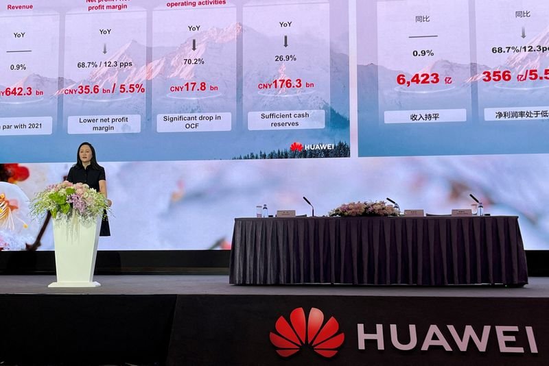 noticiaspuertosantacruz.com.ar - Imagen extraida de: https://finance.yahoo.com/news/huaweis-meng-wanzhou-takes-over-090706191.html