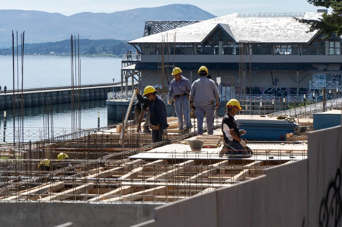 noticiaspuertosantacruz.com.ar - Imagen extraida de: https://www.construar.com.ar/2024/10/regreso-de-la-obra-publica-a-viedma/