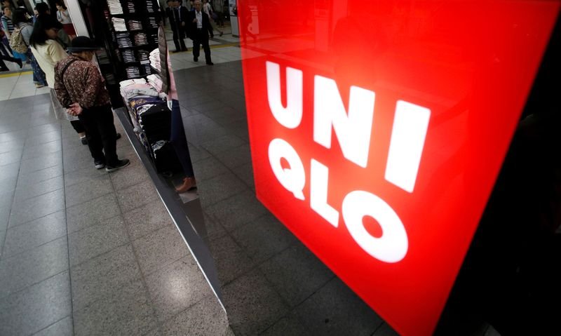 noticiaspuertosantacruz.com.ar - Imagen extraida de: https://finance.yahoo.com/news/uniqlo-owner-seen-posting-24-232201946.html