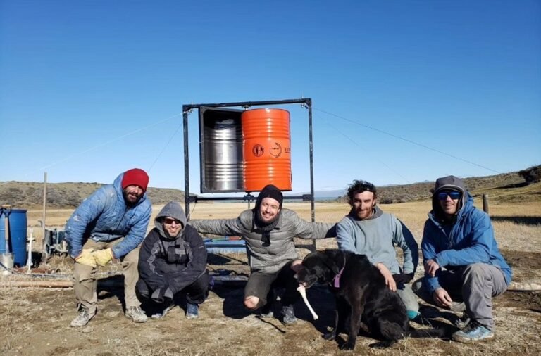 noticiaspuertosantacruz.com.ar - Imagen extraida de: https://elrompehielos.com.ar/universidad-publica-desarrolla-aerogeneradores-para-producir-alimentos-en-el-chalten