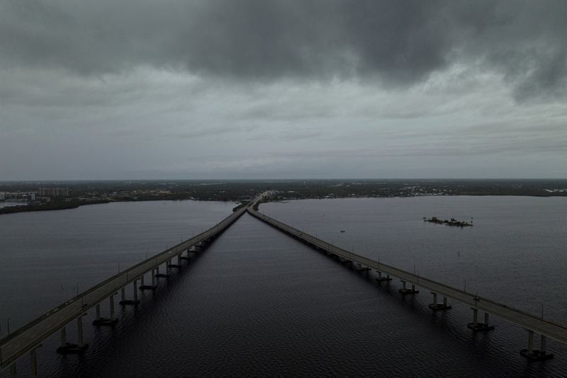 noticiaspuertosantacruz.com.ar - Imagen extraida de: https://finance.yahoo.com/news/milton-threatens-upend-shaky-florida-164804647.html