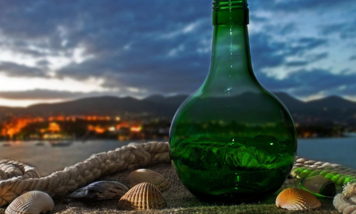 noticiaspuertosantacruz.com.ar - Imagen extraida de: https://www.huffingtonpost.es//economia/experimentan-hundimiento-cientos-botellas-licor-mar-mediterraneo.html