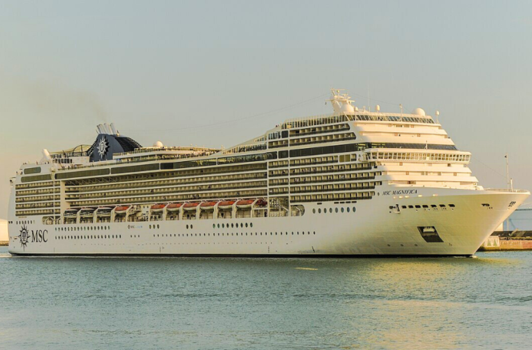 noticiaspuertosantacruz.com.ar - Imagen extraida de: https://elrompehielos.com.ar/el-crucero-msc-magnifica-arribara-a-pto-madryn-a-finales-de-enero-de-2025